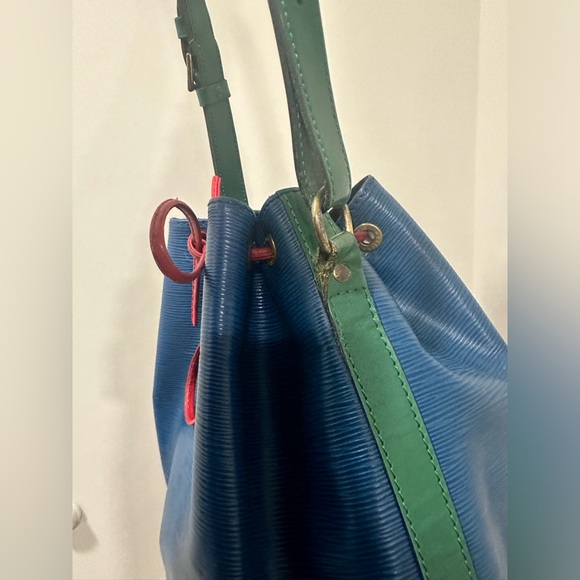 Authentic Louis Vuitton Epi Tri-Color Noe Red Blue Green - Picture 4 of 8